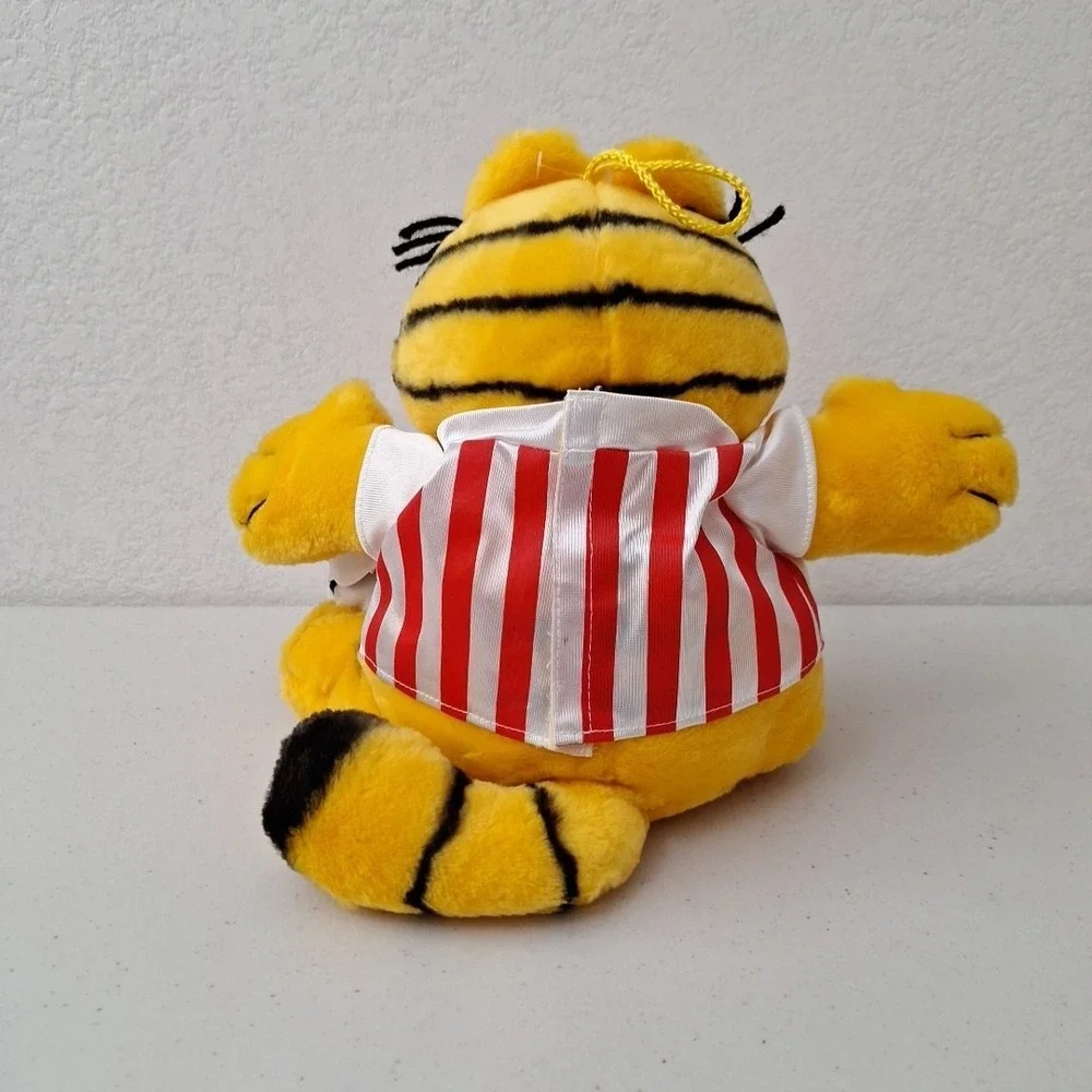RARE Vintage 1994 PAWS D&G Enterprise Garfield Soccer #9 w/Ball Plush NWT - Picture 7 of 12